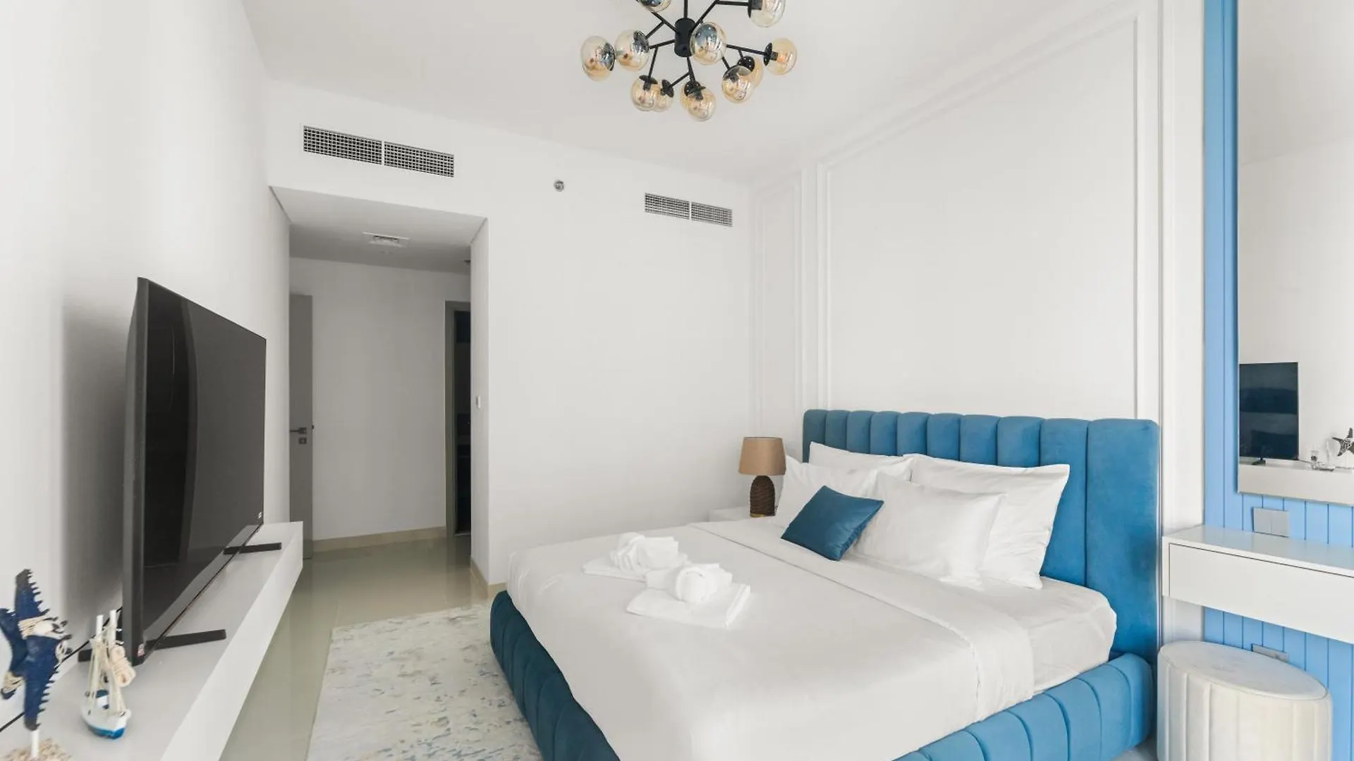 Apartment Luxury Stay Emaar Beachfront Beach Isle 1 Dubai