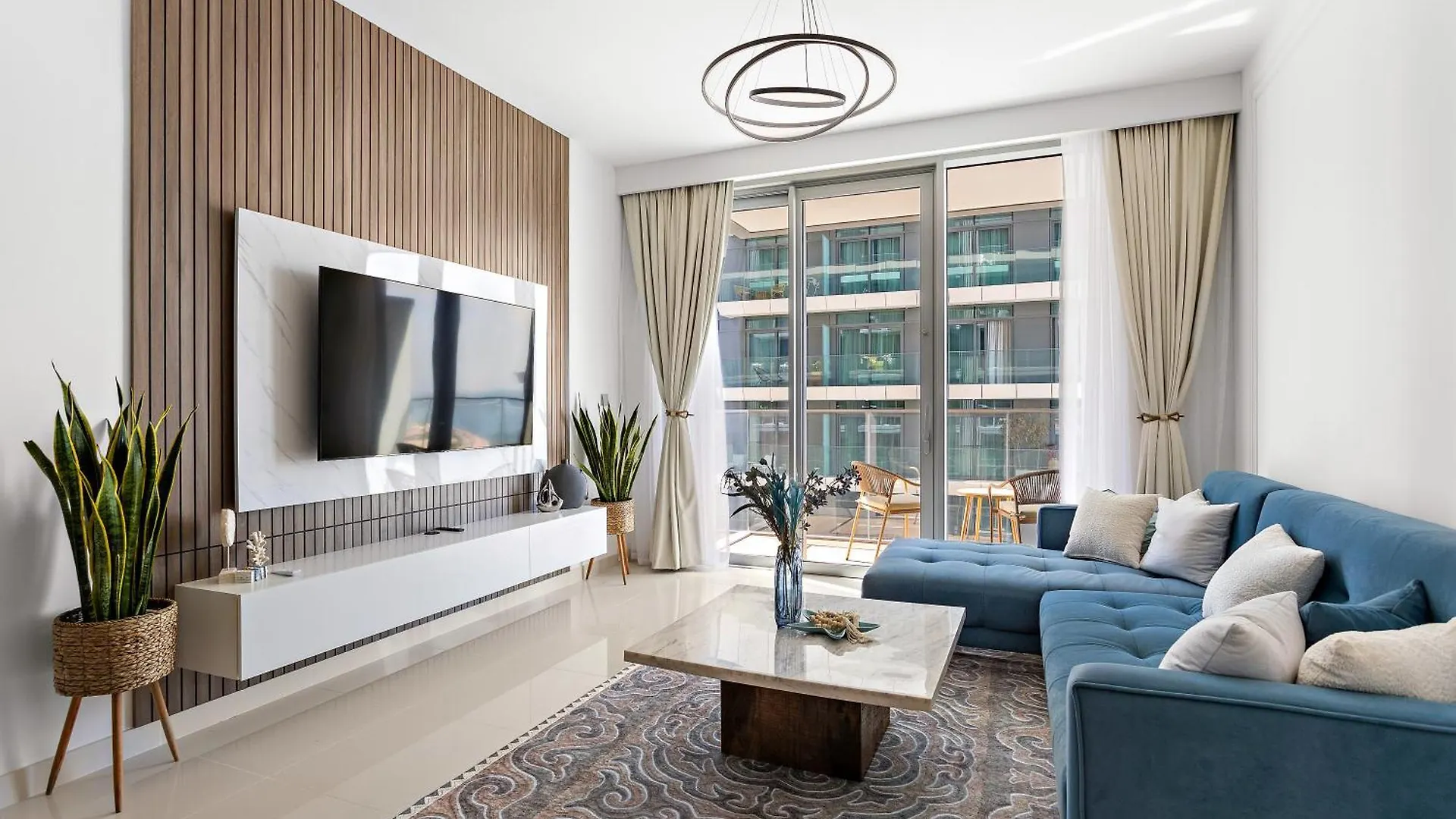 Luxury Stay Emaar Beachfront Beach Isle 1 Dubai Apartment