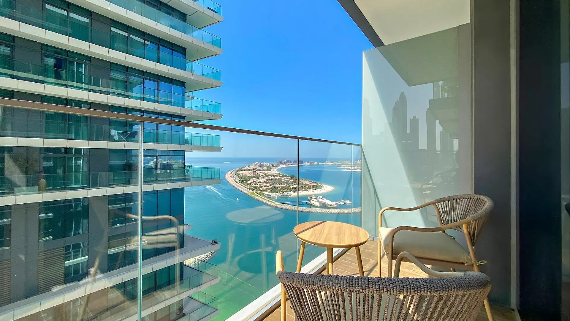 Luxury Stay Emaar Beachfront Beach Isle 1 Dubai United Arab Emirates